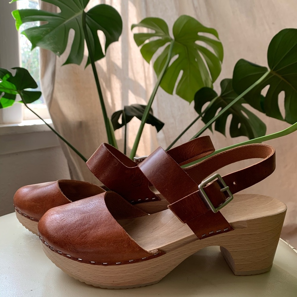 Clogs